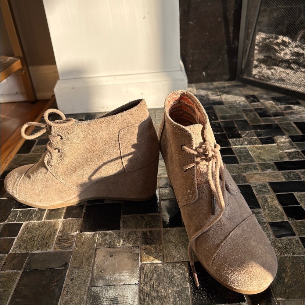 Toms Tan Lace Up Boots